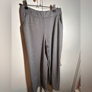 Max Studio Black and White Herringbone Pants